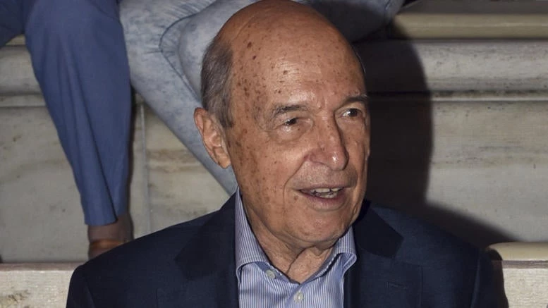 14 χρόνια μετά τους Ολυμπιακούς η Δικαιοσύνη στοχοποιεί Σημίτη για παράνομες οικονομικές συναλλαγές – Άνοιγμα λογαριασμών για πέντε άτομα